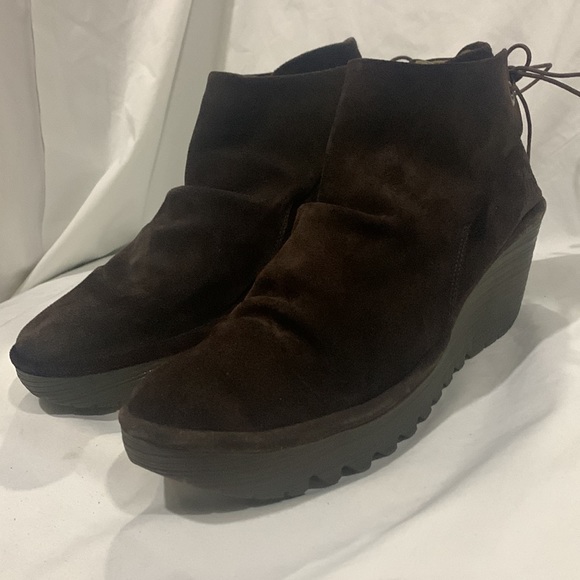 FLY London Brown Suede Ankle Boots Tie Yebi - Picture 2 of 8